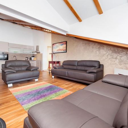 Apartment The Loft 罗维尼 外观 照片