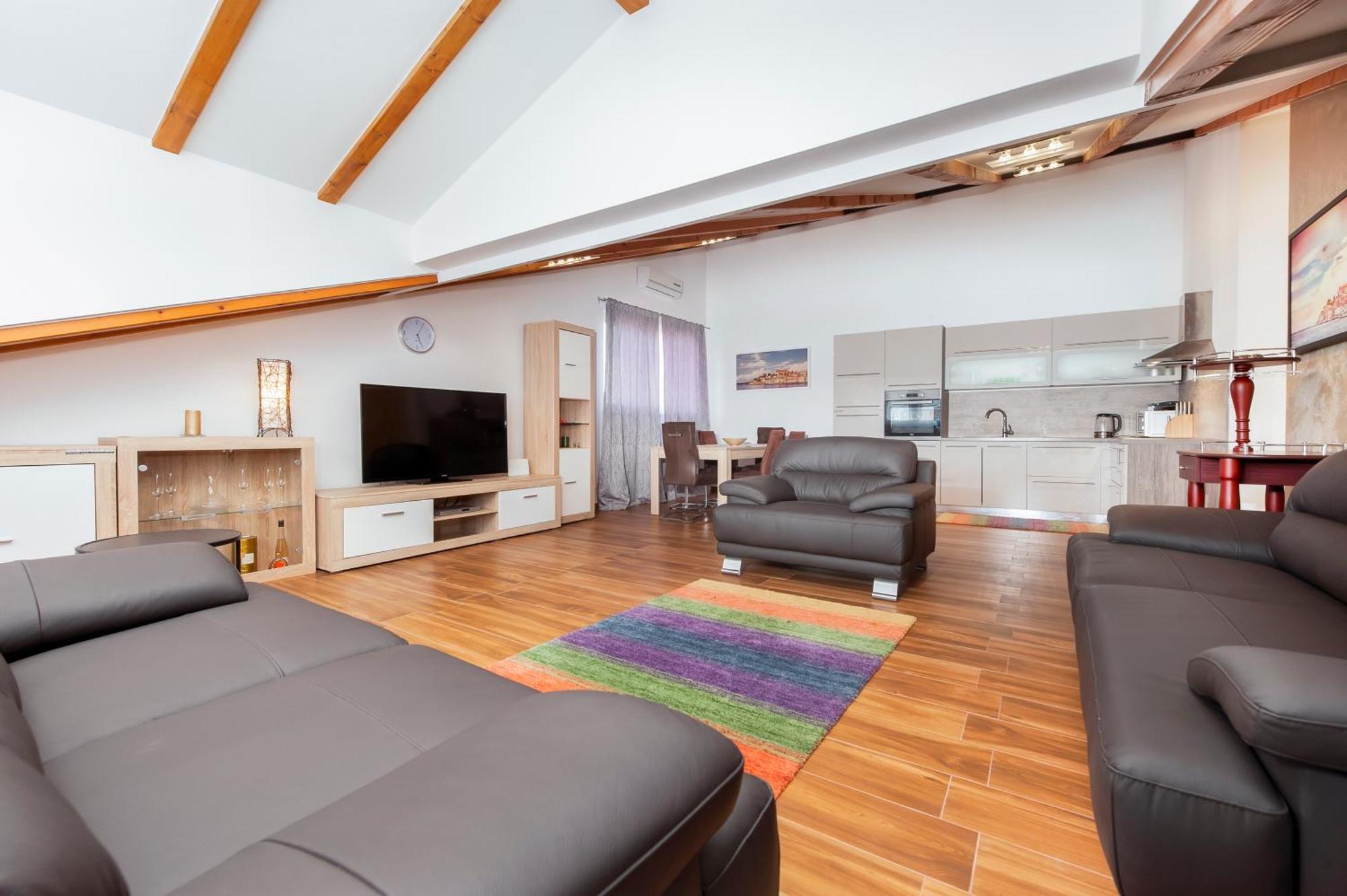 Apartment The Loft 罗维尼 外观 照片