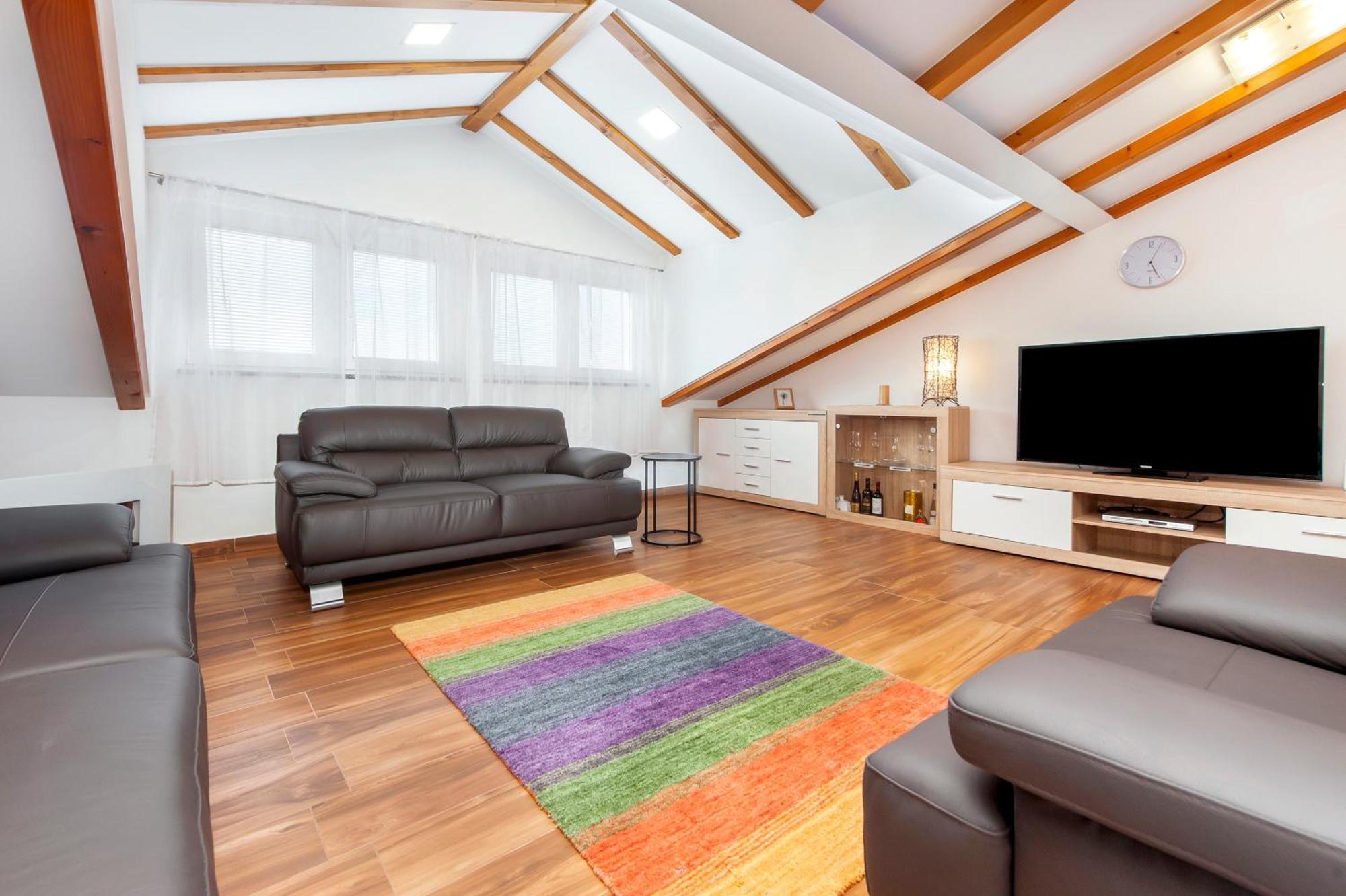 Apartment The Loft 罗维尼 外观 照片