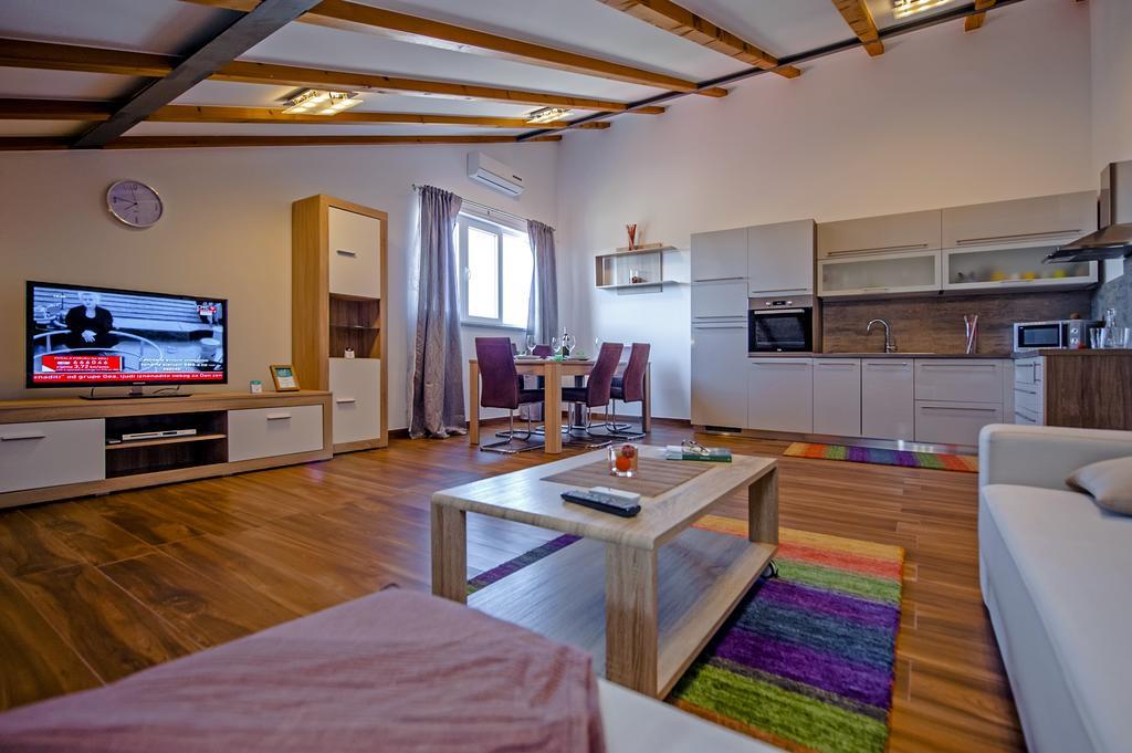 Apartment The Loft 罗维尼 外观 照片