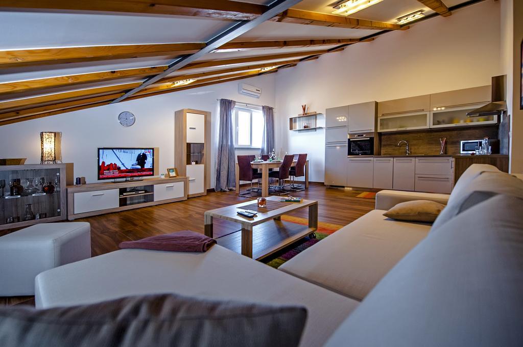 Apartment The Loft 罗维尼 外观 照片