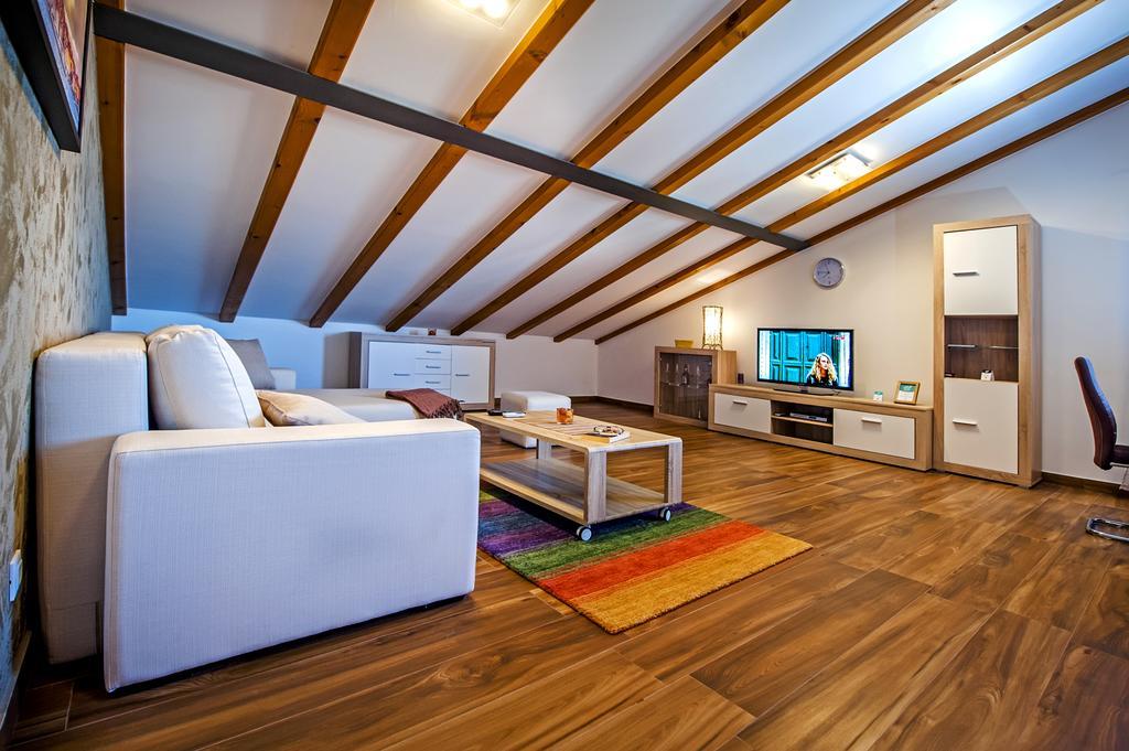 Apartment The Loft 罗维尼 外观 照片