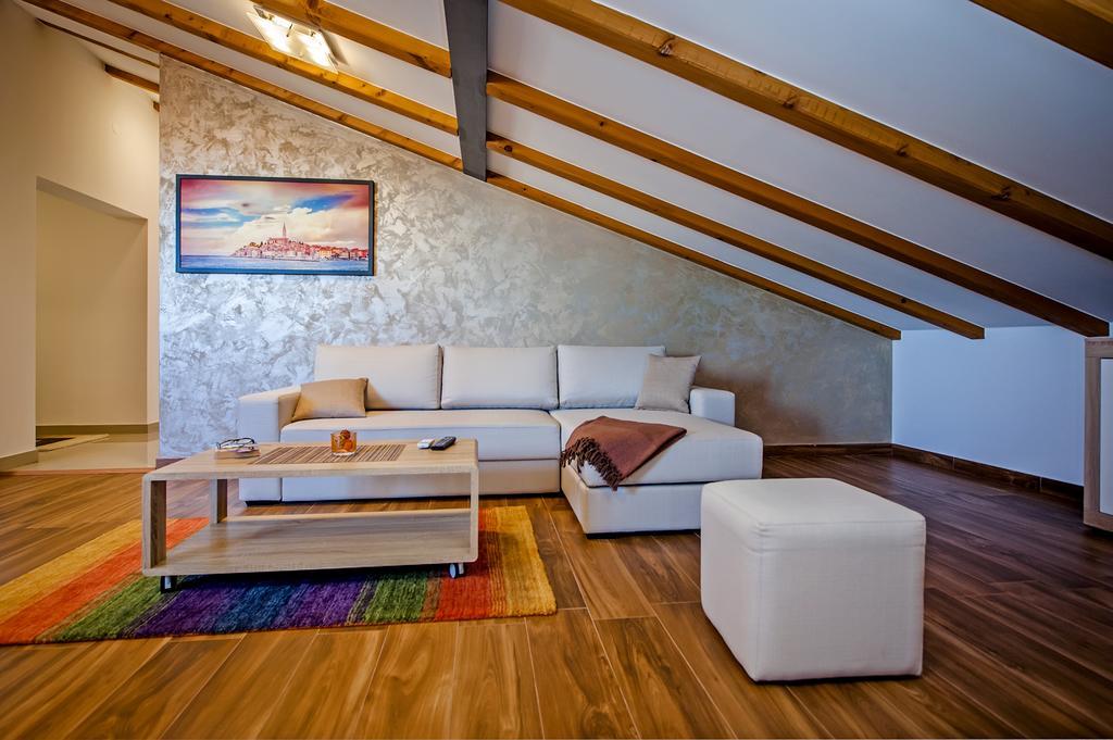 Apartment The Loft 罗维尼 外观 照片