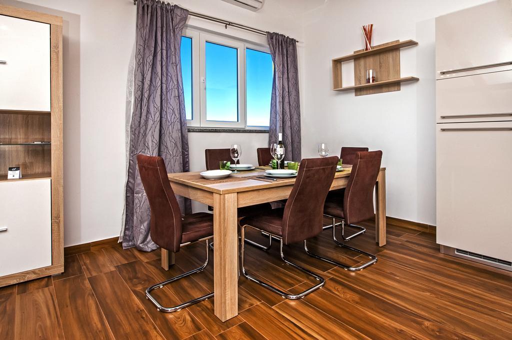 Apartment The Loft 罗维尼 外观 照片