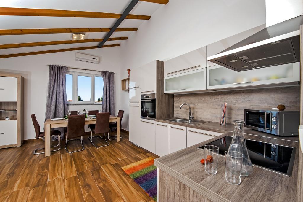Apartment The Loft 罗维尼 外观 照片